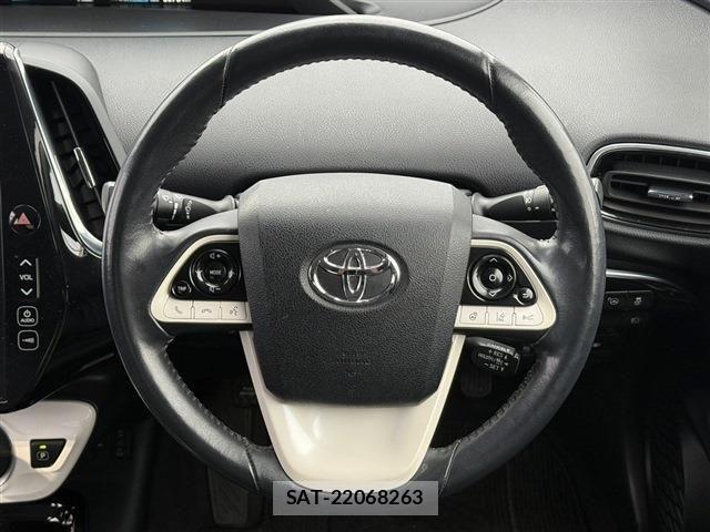 Toyota PRIUS PHV 2017-02 4978700-17
