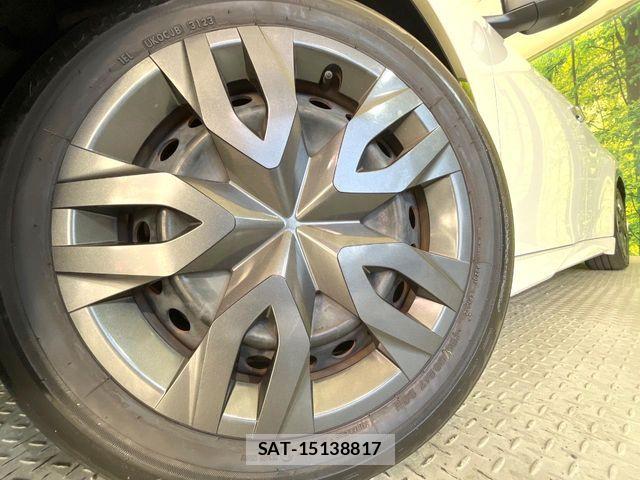 Toyota PRIUS PHV 2023-09 5876088-12