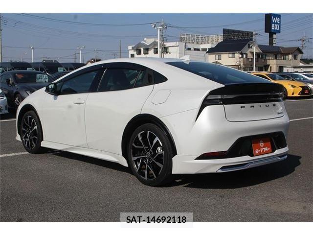Toyota PRIUS PHV 2024-01 5876090-11