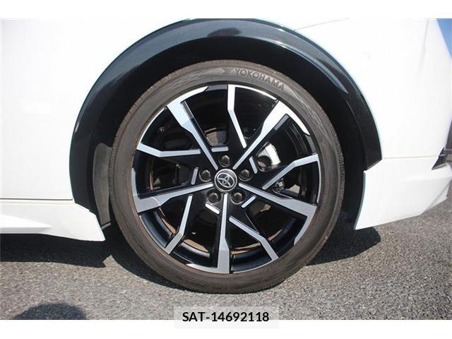 Toyota PRIUS PHV 2024-01 5876090-17