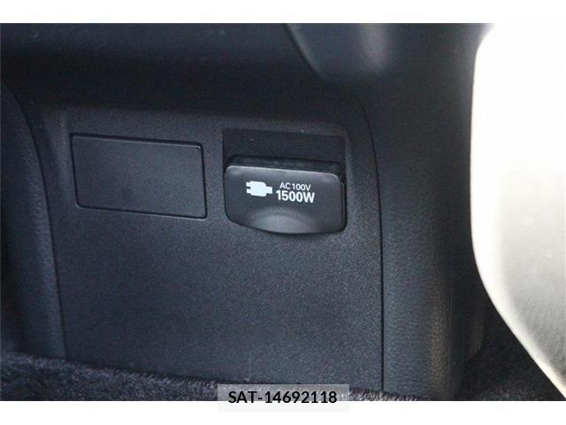 Toyota PRIUS PHV 2024-01 5876090-5