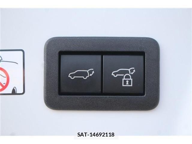 Toyota PRIUS PHV 2024-01 5876090-6