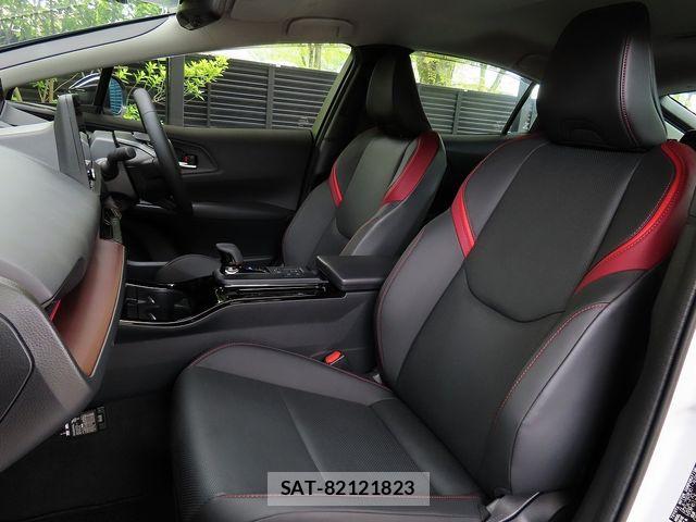 Toyota PRIUS PHV 2025-07 6277170-16