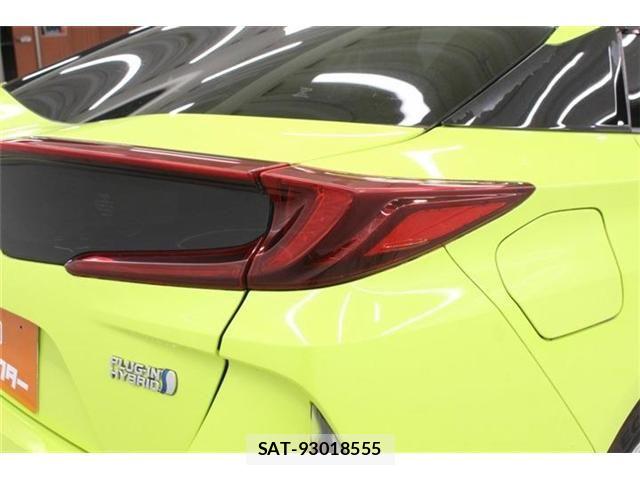 Toyota PRIUS PHV 2017-02 6614329-16