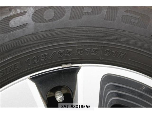 Toyota PRIUS PHV 2017-02 6614329-19