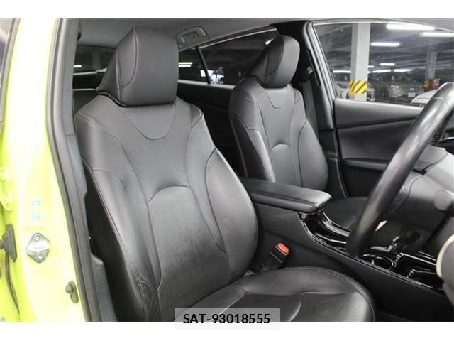 Toyota PRIUS PHV 2017-02 6614329-24