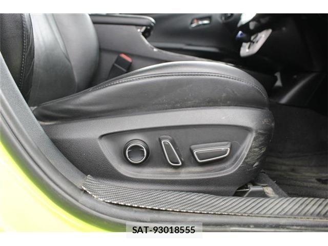 Toyota PRIUS PHV 2017-02 6614329-25