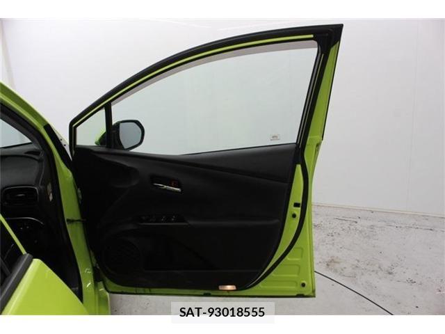 Toyota PRIUS PHV 2017-02 6614329-28