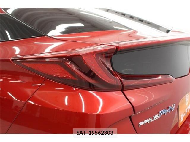 Toyota PRIUS PHV 2017-03 6673250-17