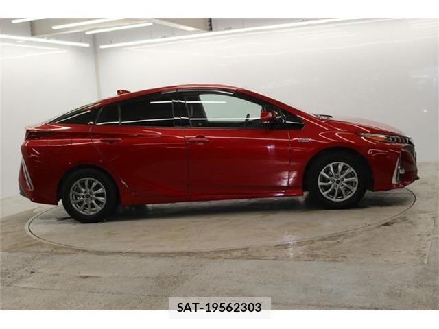 Toyota PRIUS PHV 2017-03 6673250-3