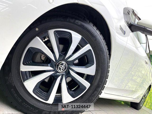 Toyota PRIUS PHV 2017-05 6683969-12