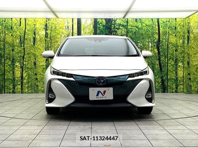 Toyota PRIUS PHV 2017-05 6683969-13