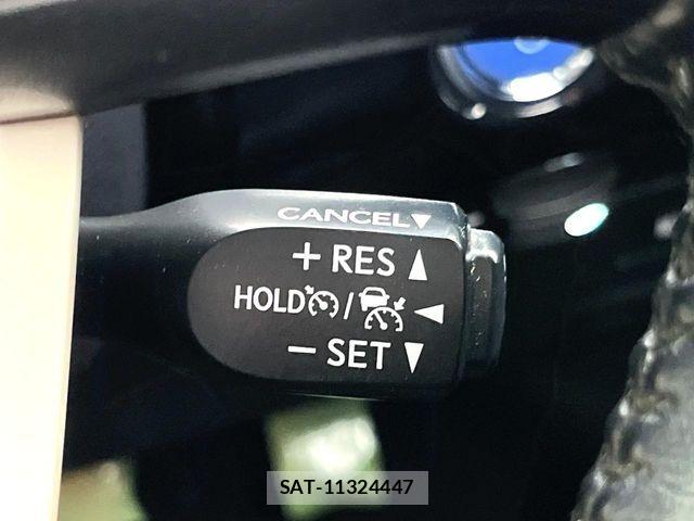 Toyota PRIUS PHV 2017-05 6683969-5