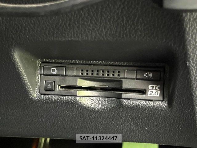 Toyota PRIUS PHV 2017-05 6683969-6