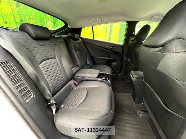 Toyota PRIUS PHV 2017-05 6683969-8