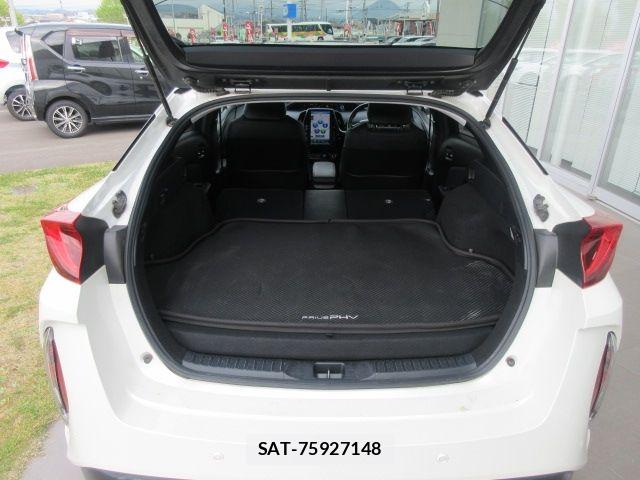 Toyota PRIUS PHV 2017-09 6752966-9
