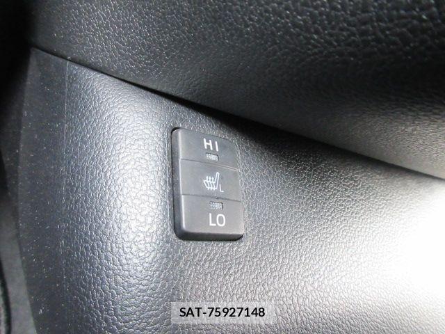 Toyota PRIUS PHV 2017-09 6752966-19