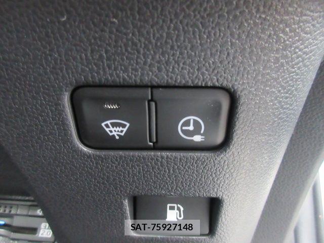 Toyota PRIUS PHV 2017-09 6752966-22