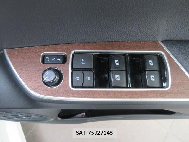 Toyota PRIUS PHV 2017-09 6752966-24