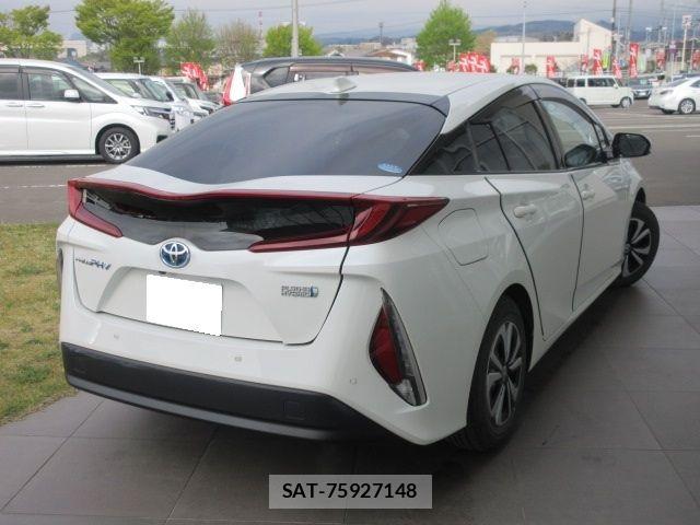 Toyota PRIUS PHV 2017-09 6752966-2