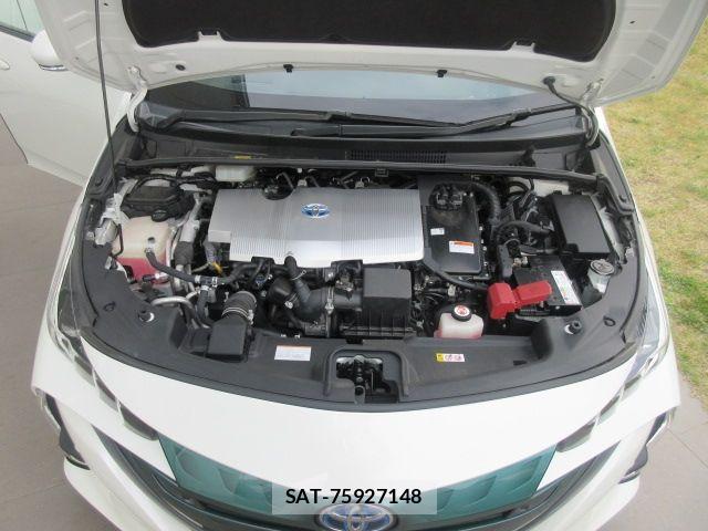 Toyota PRIUS PHV 2017-09 6752966-29