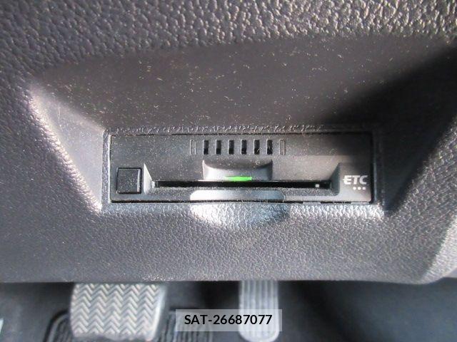 Toyota PRIUS PHV 2018-11 6752967-18
