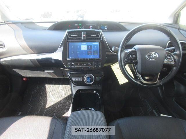 Toyota PRIUS PHV 2018-11 6752967-1
