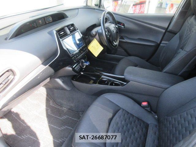 Toyota PRIUS PHV 2018-11 6752967-5