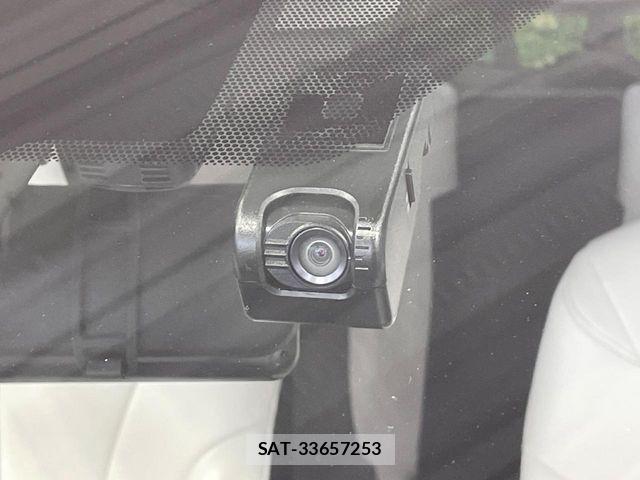 Toyota PRIUS PHV 2018-02 6752959-7