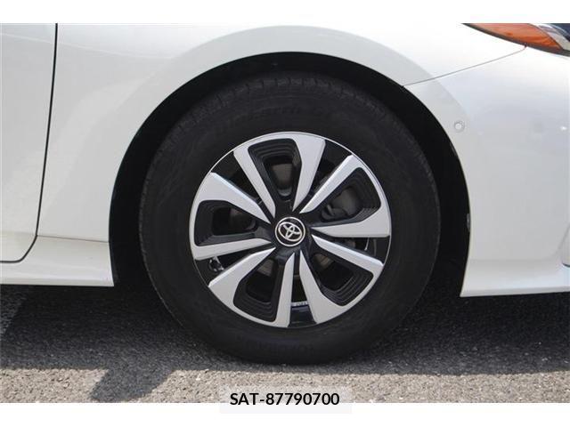 Toyota PRIUS PHV 2018-01 6791417-9