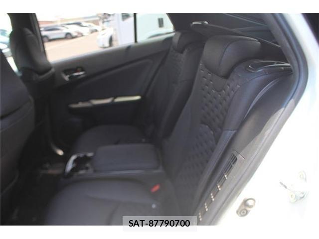 Toyota PRIUS PHV 2018-01 6791417-18