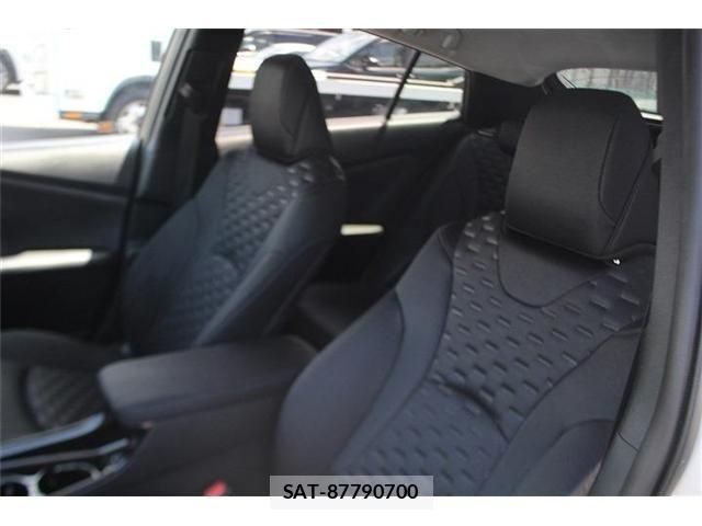 Toyota PRIUS PHV 2018-01 6791417-19