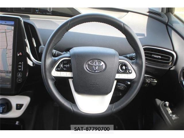 Toyota PRIUS PHV 2018-01 6791417-21