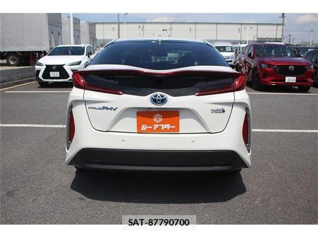 Toyota PRIUS PHV 2018-01 6791417-6
