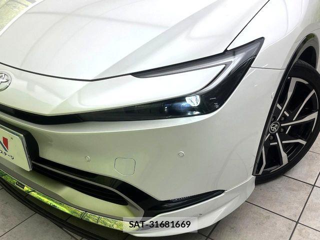 Toyota PRIUS PHV 2023-07 6816698-11