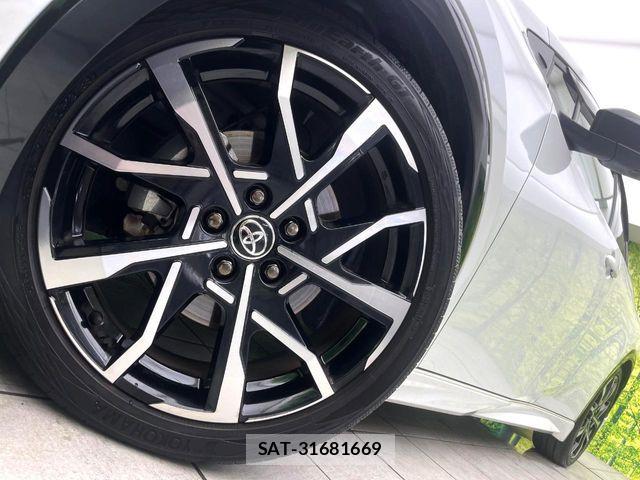 Toyota PRIUS PHV 2023-07 6816698-12