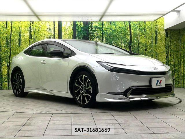 Toyota PRIUS PHV 2023-07 6816698-15