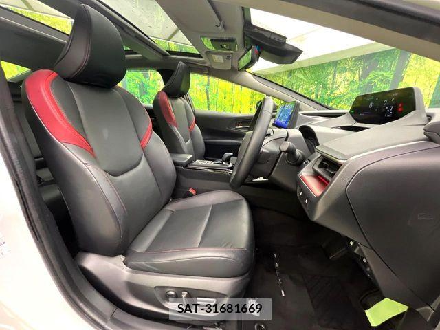 Toyota PRIUS PHV 2023-07 6816698-7