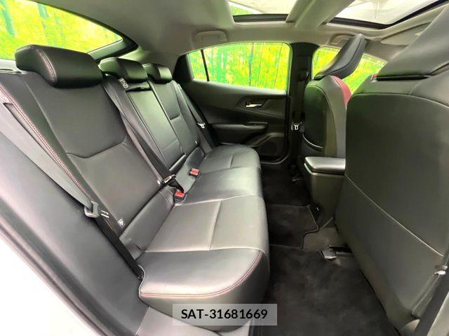 Toyota PRIUS PHV 2023-07 6816698-8