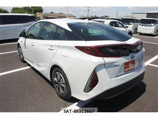 Toyota PRIUS PHV 2022-03 6816700-10