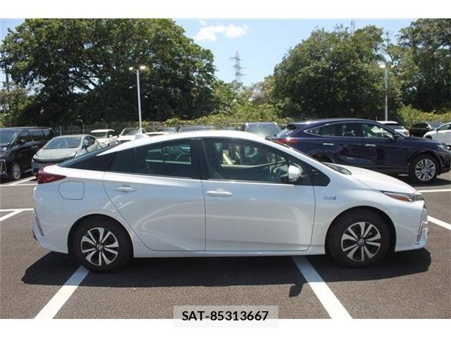Toyota PRIUS PHV 2022-03 6816700-13