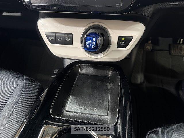 Toyota PRIUS PHV 2017-08 6816701-11