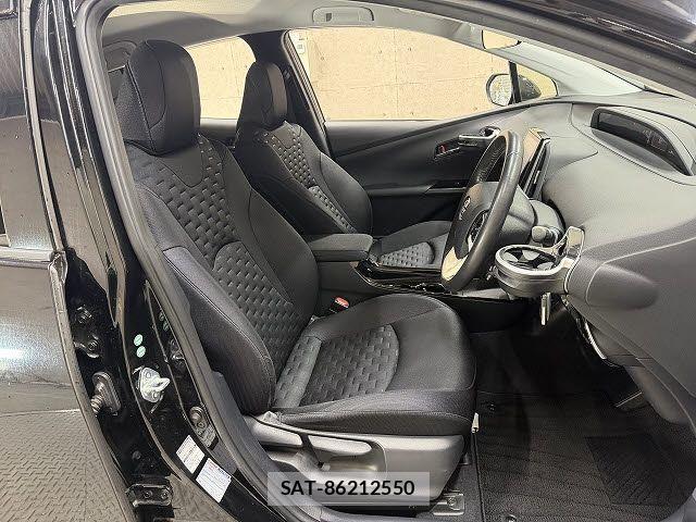 Toyota PRIUS PHV 2017-08 6816701-7