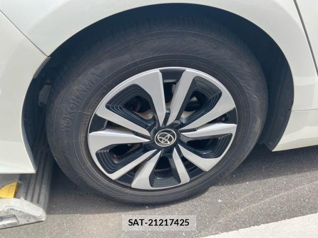 Toyota PRIUS PHV 2017-09 6911578-10