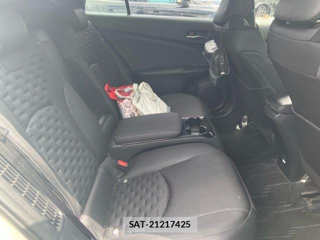 Toyota PRIUS PHV 2017-09 6911578-17