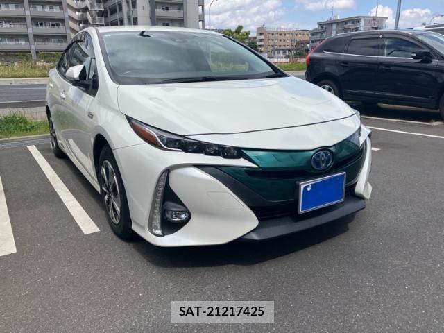 Toyota PRIUS PHV 2017-09 6911578-1