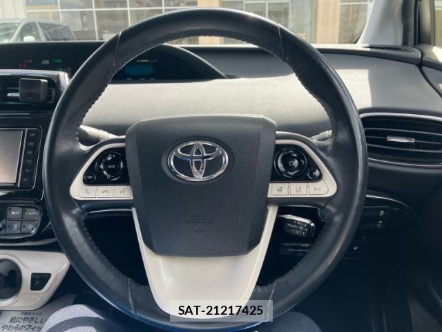 Toyota PRIUS PHV 2017-09 6911578-21
