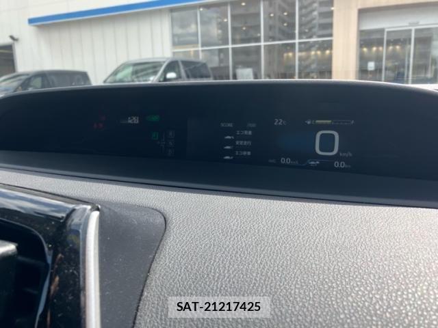 Toyota PRIUS PHV 2017-09 6911578-22