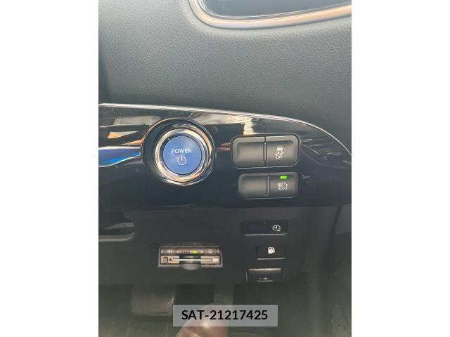 Toyota PRIUS PHV 2017-09 6911578-23