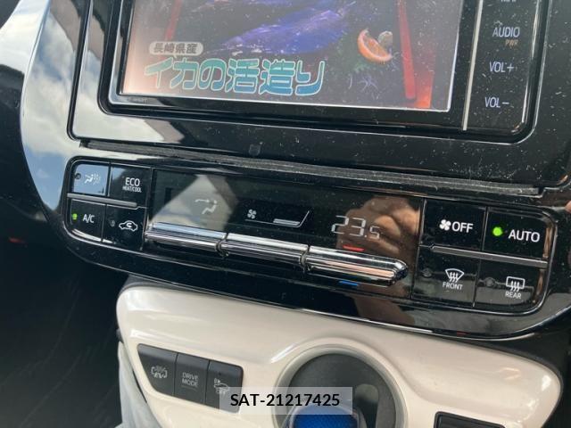 Toyota PRIUS PHV 2017-09 6911578-27